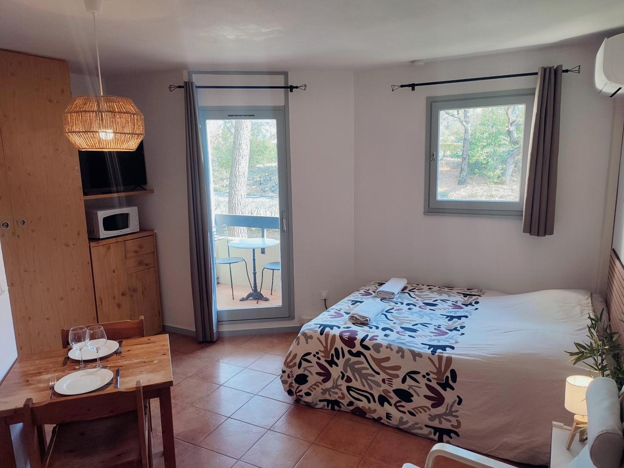 Le Studio Des Garrigues - Climatise Gréoux-les-Bains Eksteriør billede