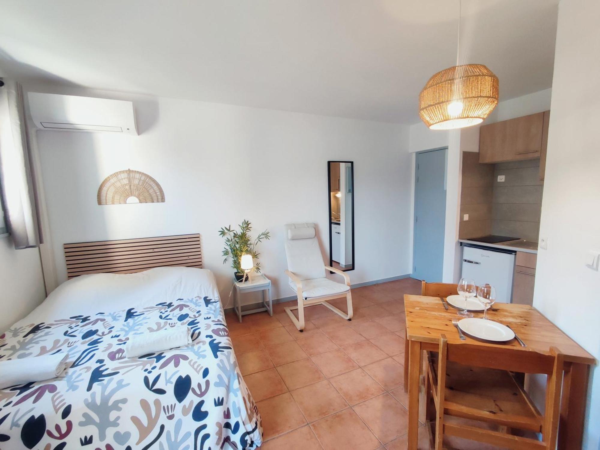Le Studio Des Garrigues - Climatise Gréoux-les-Bains Eksteriør billede
